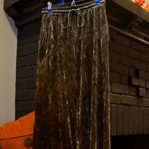 AE Olive Green Crushed Velvet Cropped Pants One Sz
